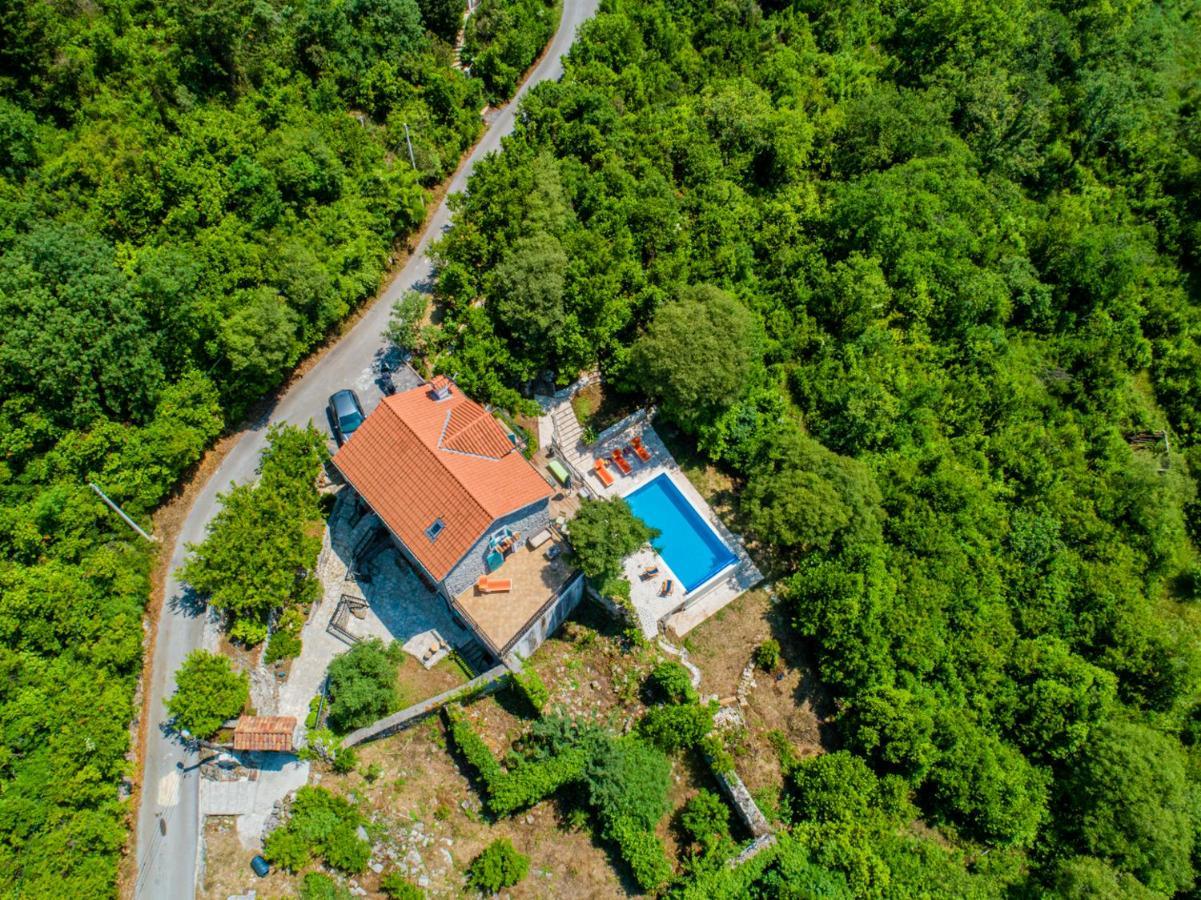 Villa Toscana With A Pool 蒂瓦特 外观 照片