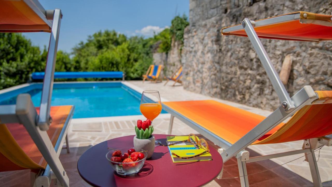 Villa Toscana With A Pool 蒂瓦特 外观 照片