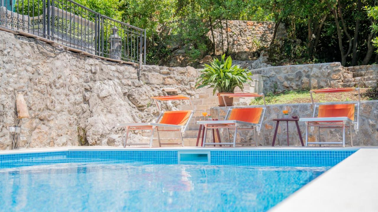 Villa Toscana With A Pool 蒂瓦特 外观 照片