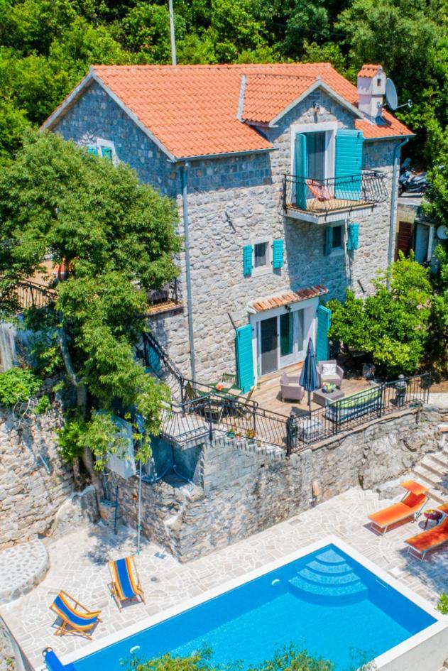 Villa Toscana With A Pool 蒂瓦特 外观 照片